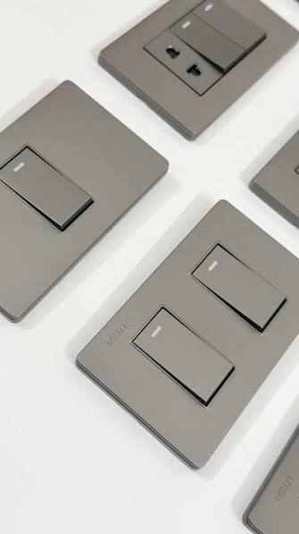 So sánh công tắc Panasonic mặt kính với các thương hiệu khác